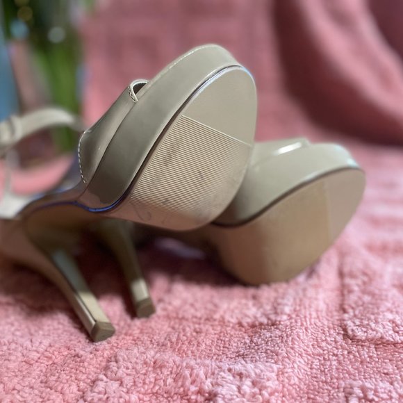 Heart in D Glossy Platform Heel Sandals, Women's 8 - Picture 3 of 5